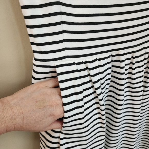 J.Crew Striped Black and White Sleeveless Dress Size XS  Front pockets - Picture 8 of 11